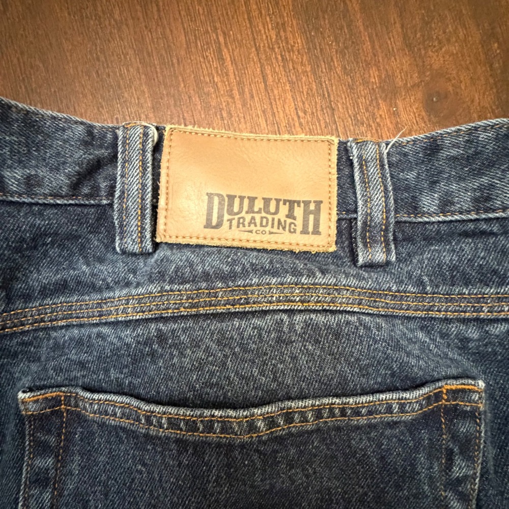 Duluth Trading Co Mens Relaxed Fit Blue Jeans 44x30 100% Cotton Dark Wash Denim - Picture 6 of 6